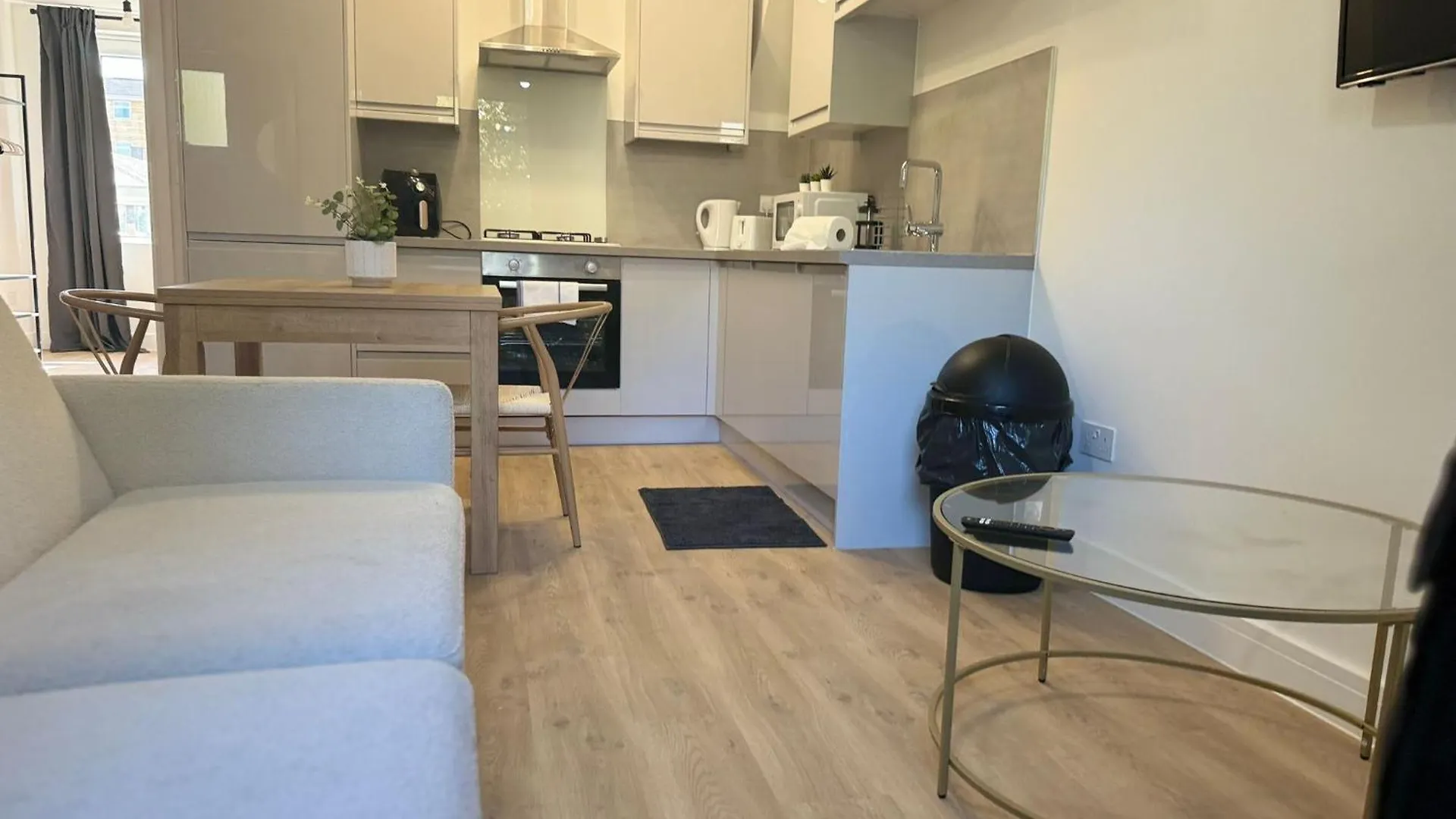 Lovely 1 Bedroom Apartment In Heart Of East Londra